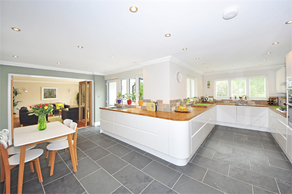 Which is Best for Your Space? Porcelain vs Ceramic Tile