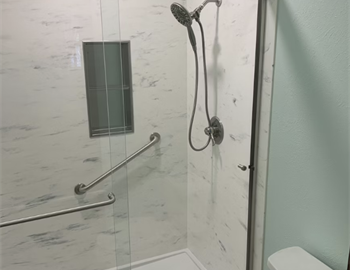 Showers for Seniors Explained for Safety & Accessibility