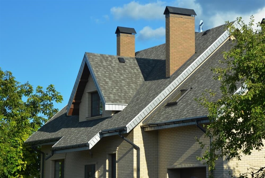 Metal vs. Asphalt Shingle Roof: Which Is Right For You
