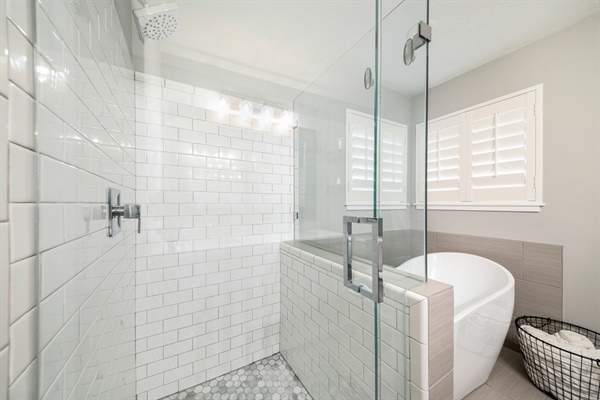 Benefits of Installing Frameless Shower Doors In Your Bathroom